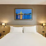 Hotel Adelphi