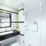 Adelphi 4*