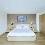 Adelphi 4*