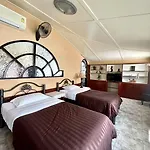 Nn Hotel