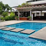 โรงแรม Nautical