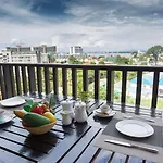 Hotel Golden Tulip Essential 4*