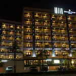 Hotel Golden Tulip Essential