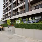Hotel Golden Tulip Essential