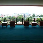 โรงแรม V