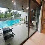 Luxe Beachfront With Pool Access Pattaya
