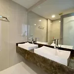Nomad's View - Peak Towers - Sea View 43sqm Apartment Pattaya