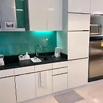 Luxe Beachfront With Pool Access อพาร์ทเม้น