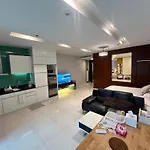 Luxe Beachfront With Pool Access อพาร์ทเม้น Pattaya