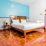 โรงแรม สุทัศน์ คอร์ท 4 3*