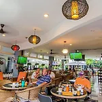 Sutus Court 4 Hotel