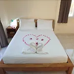 Patumnak Beach Guesthouse Hotel 2*