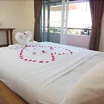 Hotel Patumnak Beach Guesthouse 2*
