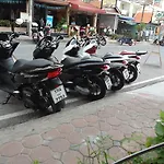 Patumnak Beach Guesthouse