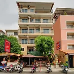 Patumnak Beach Guesthouse