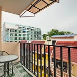 Patumnak Beach Guesthouse Hotel