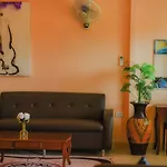 Patumnak Beach Guesthouse Pattaya