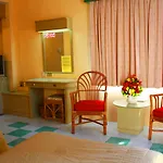 Garden โรงแรม 3*