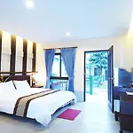 Garden โรงแรม 3*