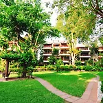 Birds And Bees Resort