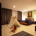 Nagawari Art Maldives Bbq Pattaya Villa