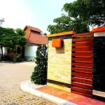 โรงแรม ไนซ์ รีสอร์ท พัทยา 3*