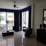 East โรงแรม