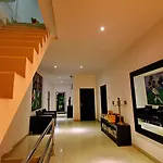 โรงแรม East 3*