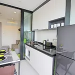 The Base - Large Luxury, 1 Bedroom, Sea View - Centre - 963