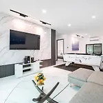 35 Wongamat 4br, 300m From Villa
