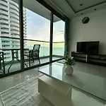 Wong Amat Tower 1205 *