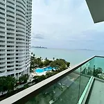 Wong Amat Tower 1305 *