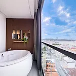 Luxury 2 Bed Sea View Bath Tub In Balcony *