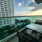 Wong Amat Tower Condominium 1205