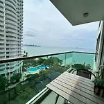 Wong Amat Tower 1305 อพาร์ทเม้น Pattaya