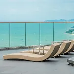 Edge Central Pattaya-Skyline Retreat