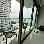 อพาร์ทเม้น Wong Amat Tower 1305 Pattaya