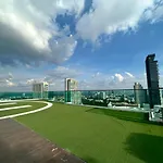Wong Amat Tower 1305