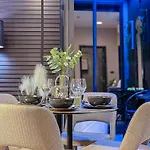 Luxury 2 Bed Sea View Bath Tub In Balcony *