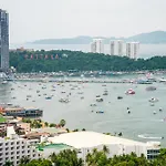 Edge Central Pattaya-Skyline Retreat