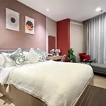 Edge Pattaya-skyline Retreat Apartment