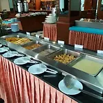 โรงแรมรอยัลพาเลซ 3* Pattaya