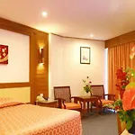โรงแรม รายัล ทวินส์ พาเลซ 4*
