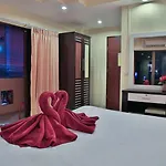 Harrys Bar & Restaurant โรงแรม Pattaya