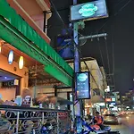 โรงแรม Harrys Bar & Restaurant 3*