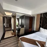 Hotel Maleez