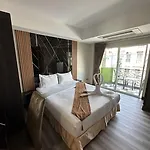 Maleez โรงแรม 3*