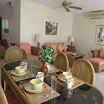 โรงแรม Butterfly Garden Boutique By Luxury View Ex Lg Apts And Villas, A Lifestyle Destination 1 To 3 Bedroom Units 110 To 190 Sqmtr, 2 Full Bathrooms, Rain Shower, Complete Kitchen, Free Fast Fiber Wifi, 55