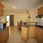 โรงแรม Butterfly Garden Boutique By Luxury View Ex Lg Apts And Villas, A Lifestyle Destination 1 To 3 Bedroom Units 110 To 190 Sqmtr, 2 Full Bathrooms, Rain Shower, Complete Kitchen, Free Fast Fiber Wifi, 55