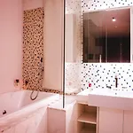 โรงแรม Northpoint Luxury Grandisvillas